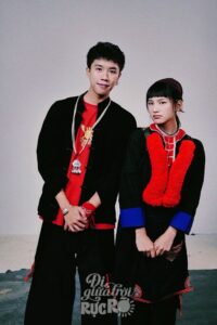 Đi Giữa Trời Rực Rỡ